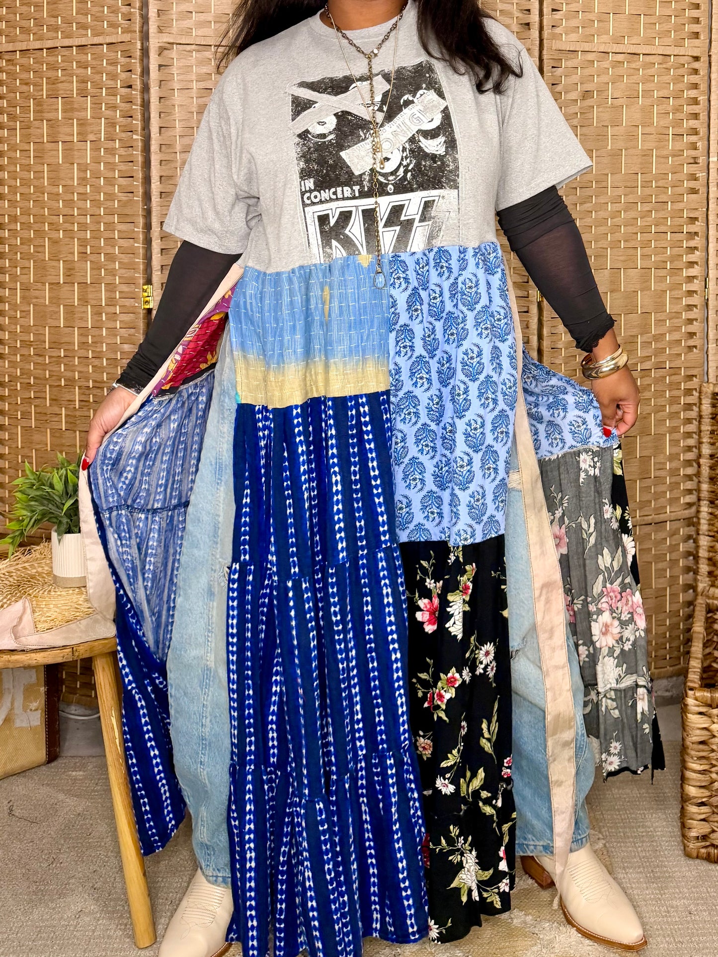 Extra Small- 1XL KISS Maxi Tee