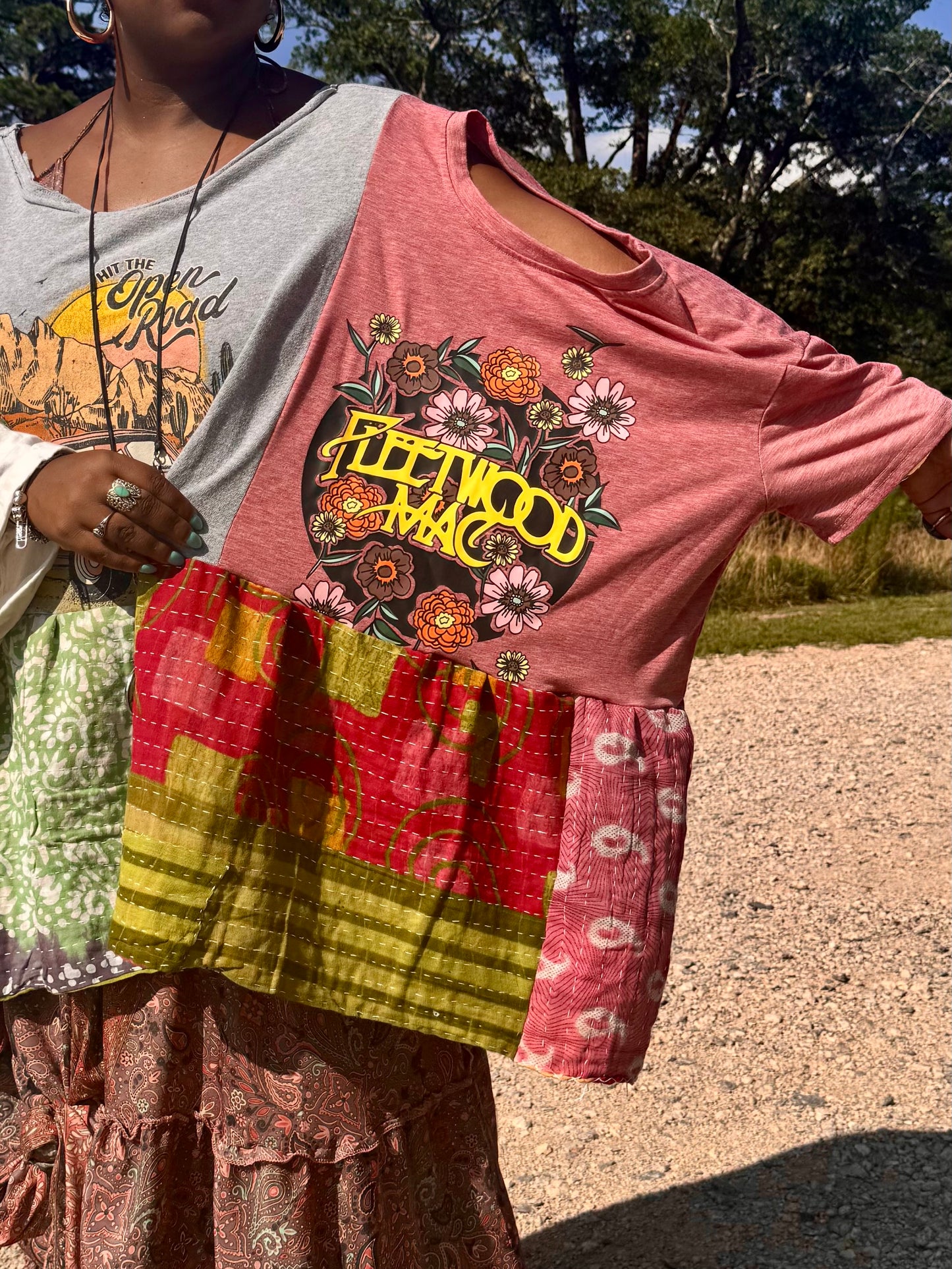 Small-5XL Fleetwood Mac/ On the Road Trio Poncho