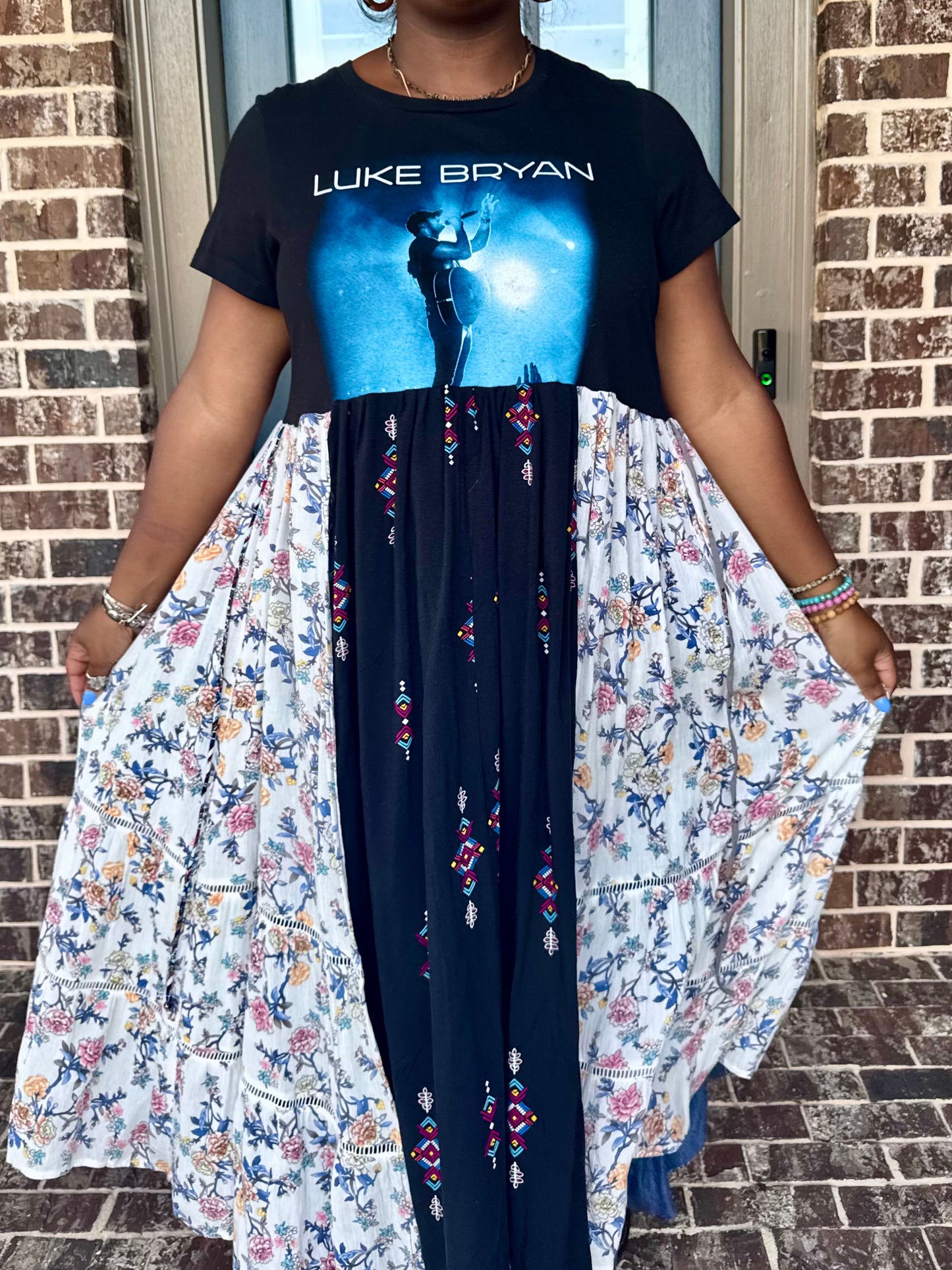 XXS-Medium Luke Bryan Maxi Tee