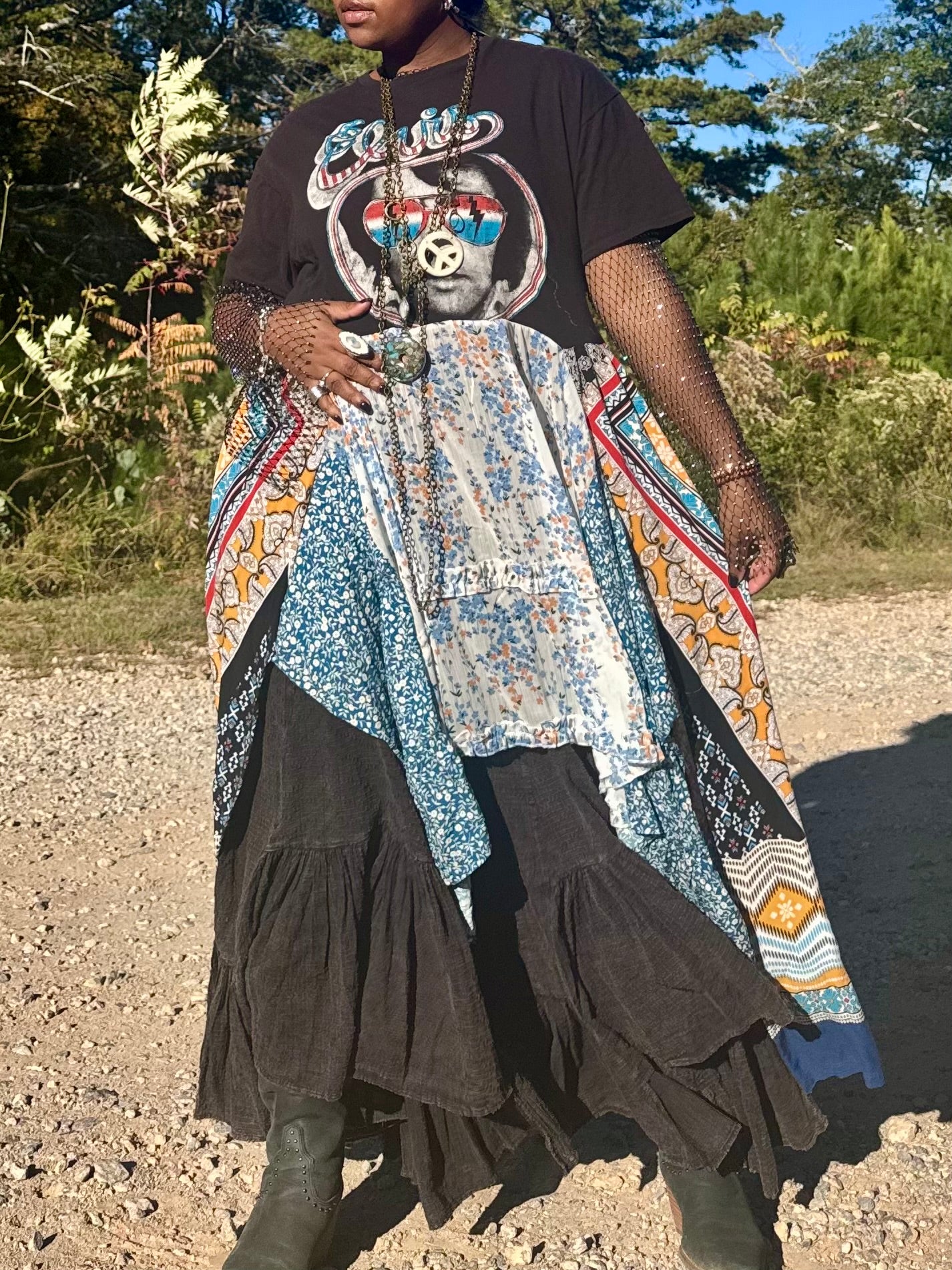 Medium-2XL Elvis Presley Maxi Tee