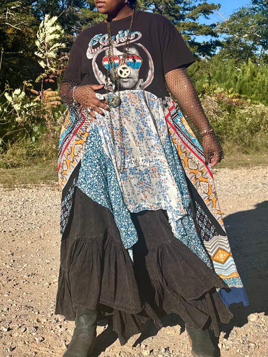 Medium-2XL Elvis Presley Maxi Tee