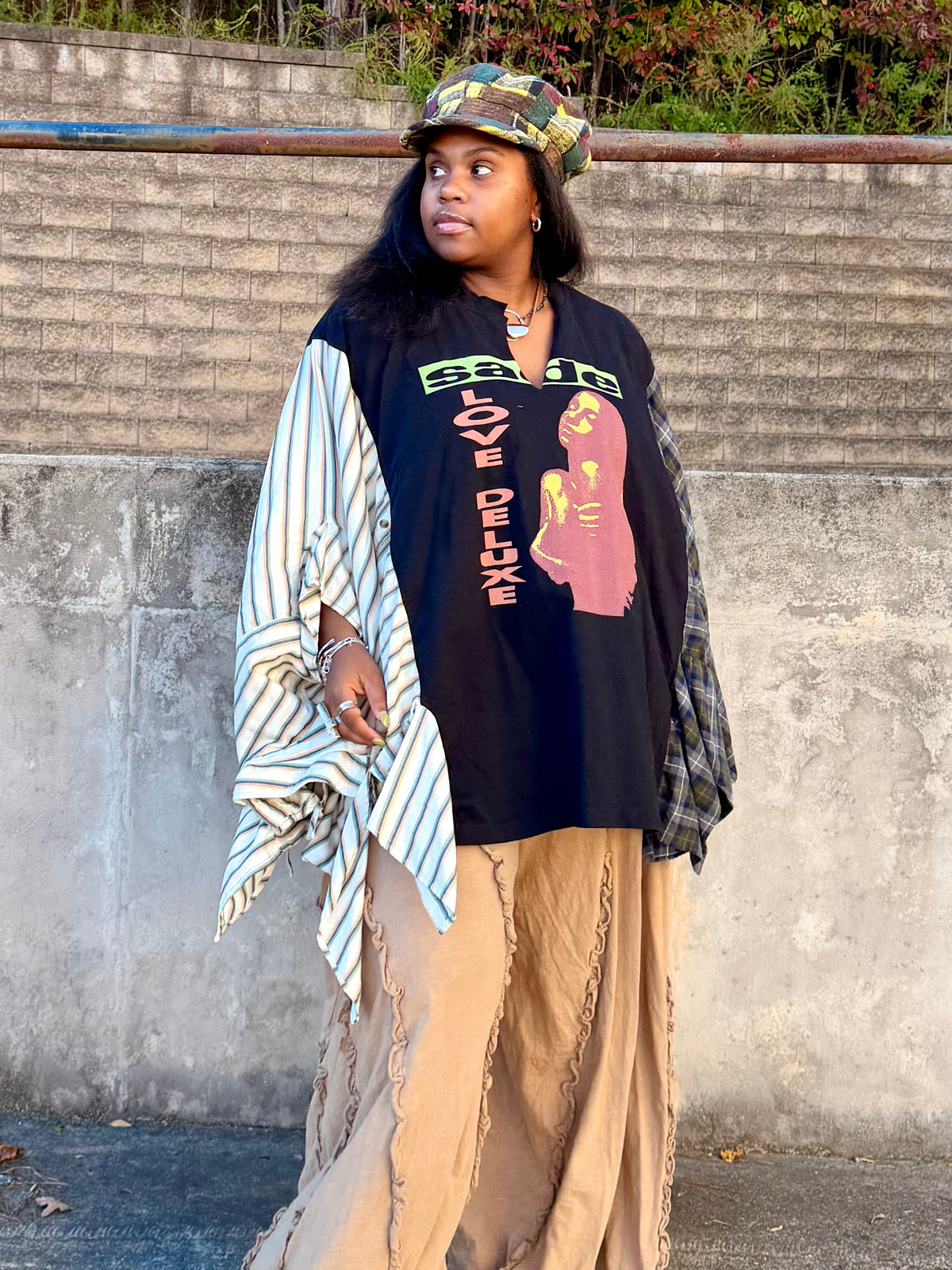 Large-4XL Sade Poncho Tee