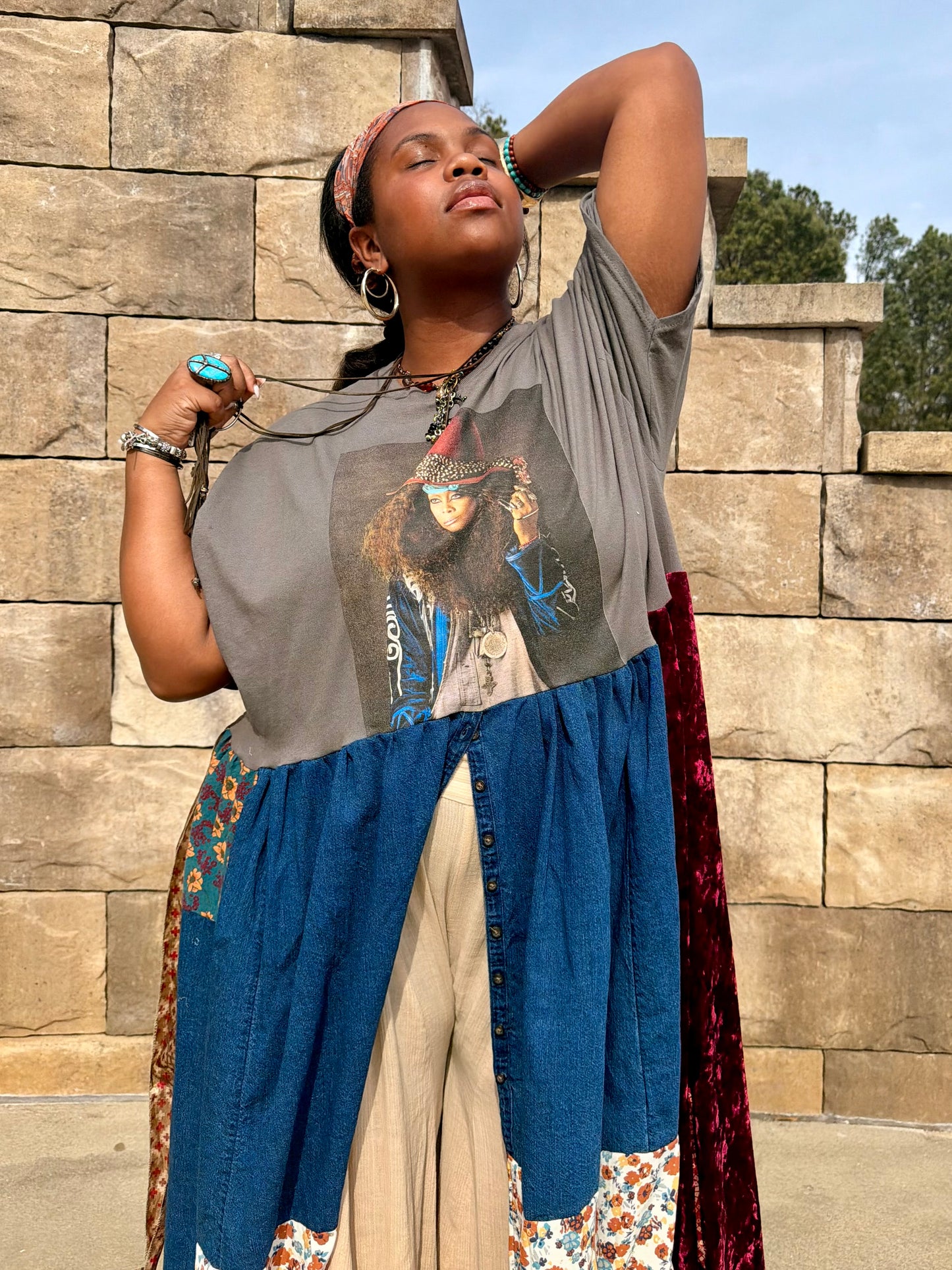 Extra Large-4XL Erykah Badu Maxi Tee