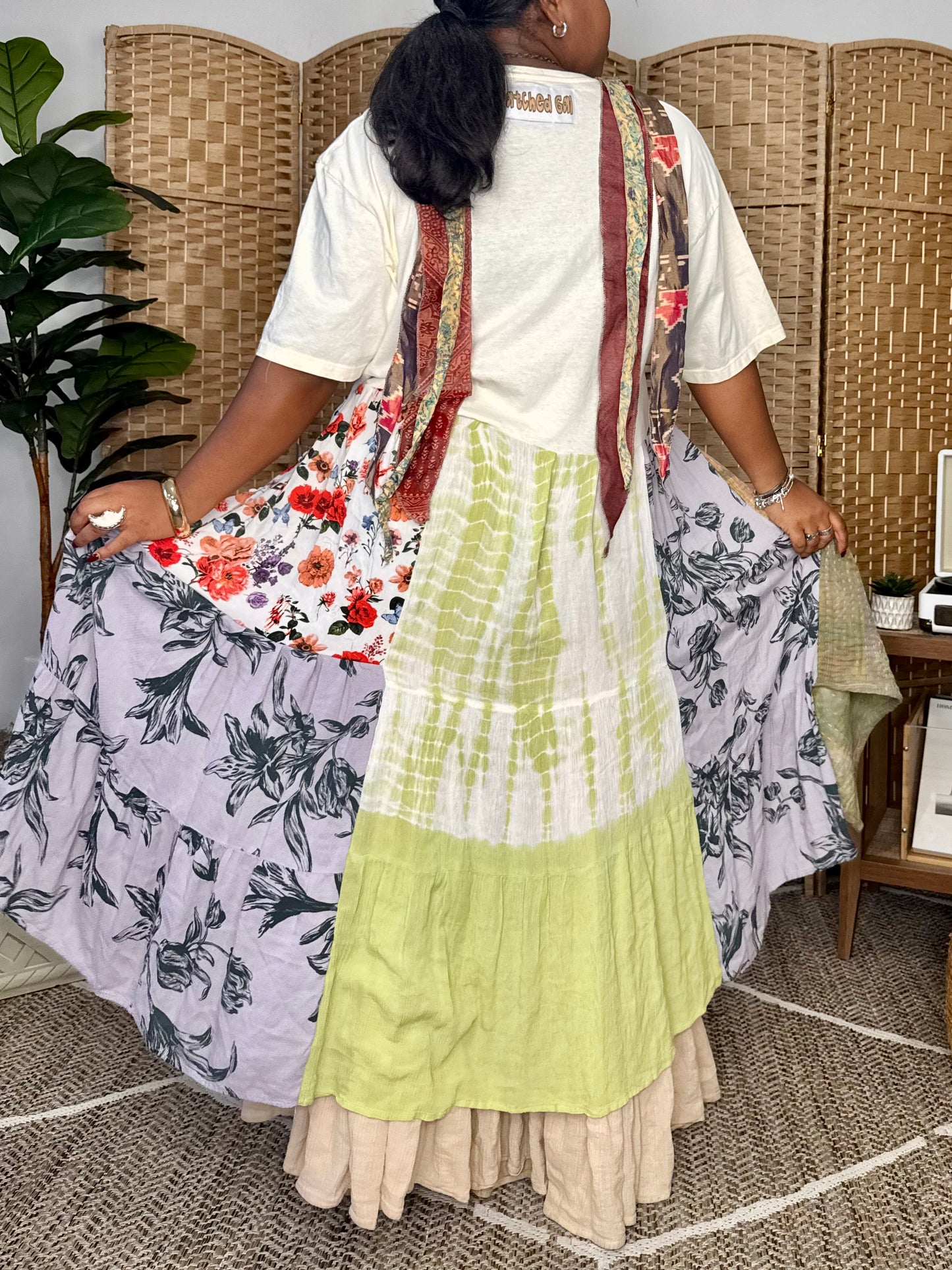 Medium-Extra Large Jimi Hendrix Maxi Tee