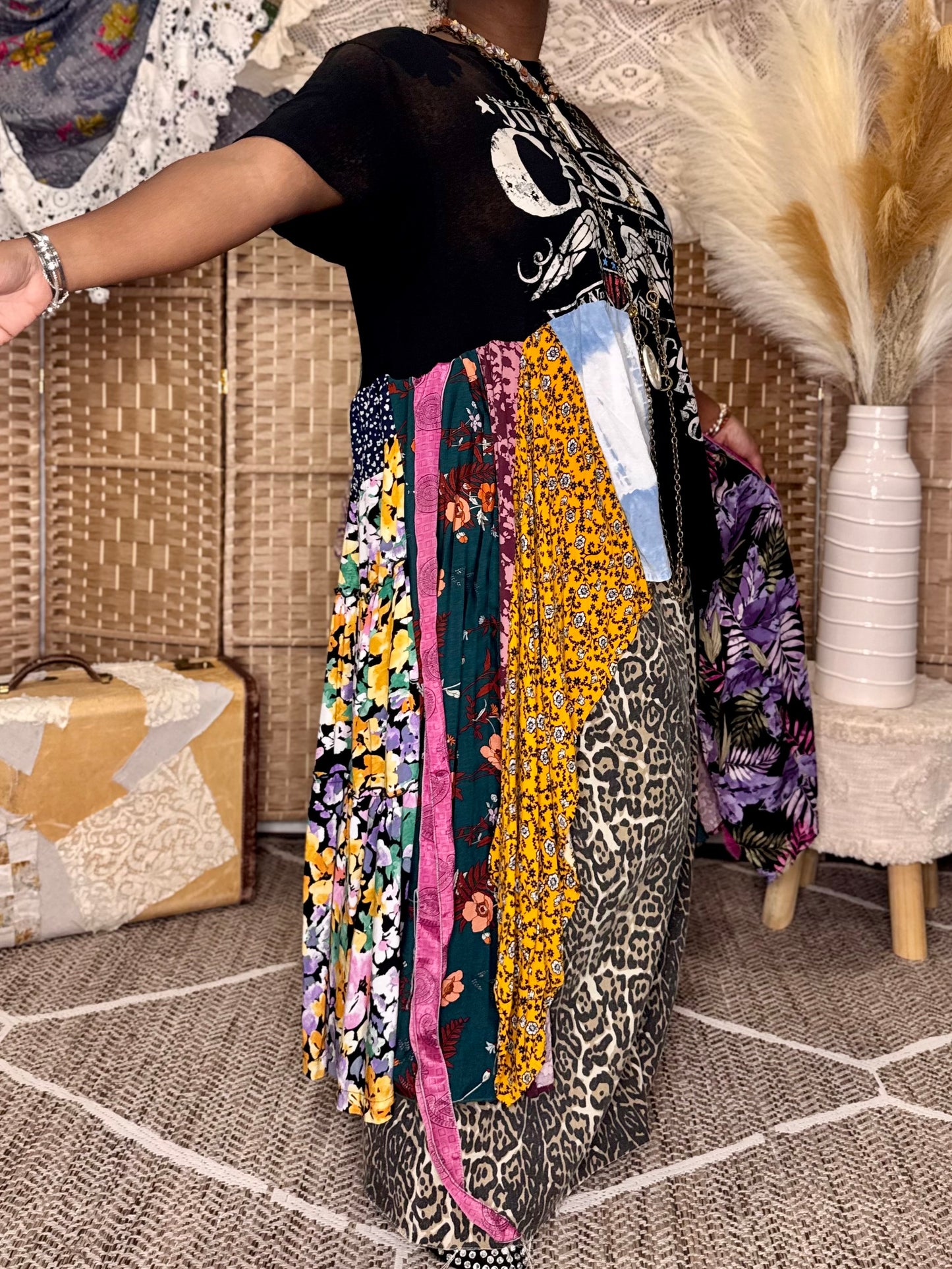 Medium-2XL Johnny Cash Maxi Tee