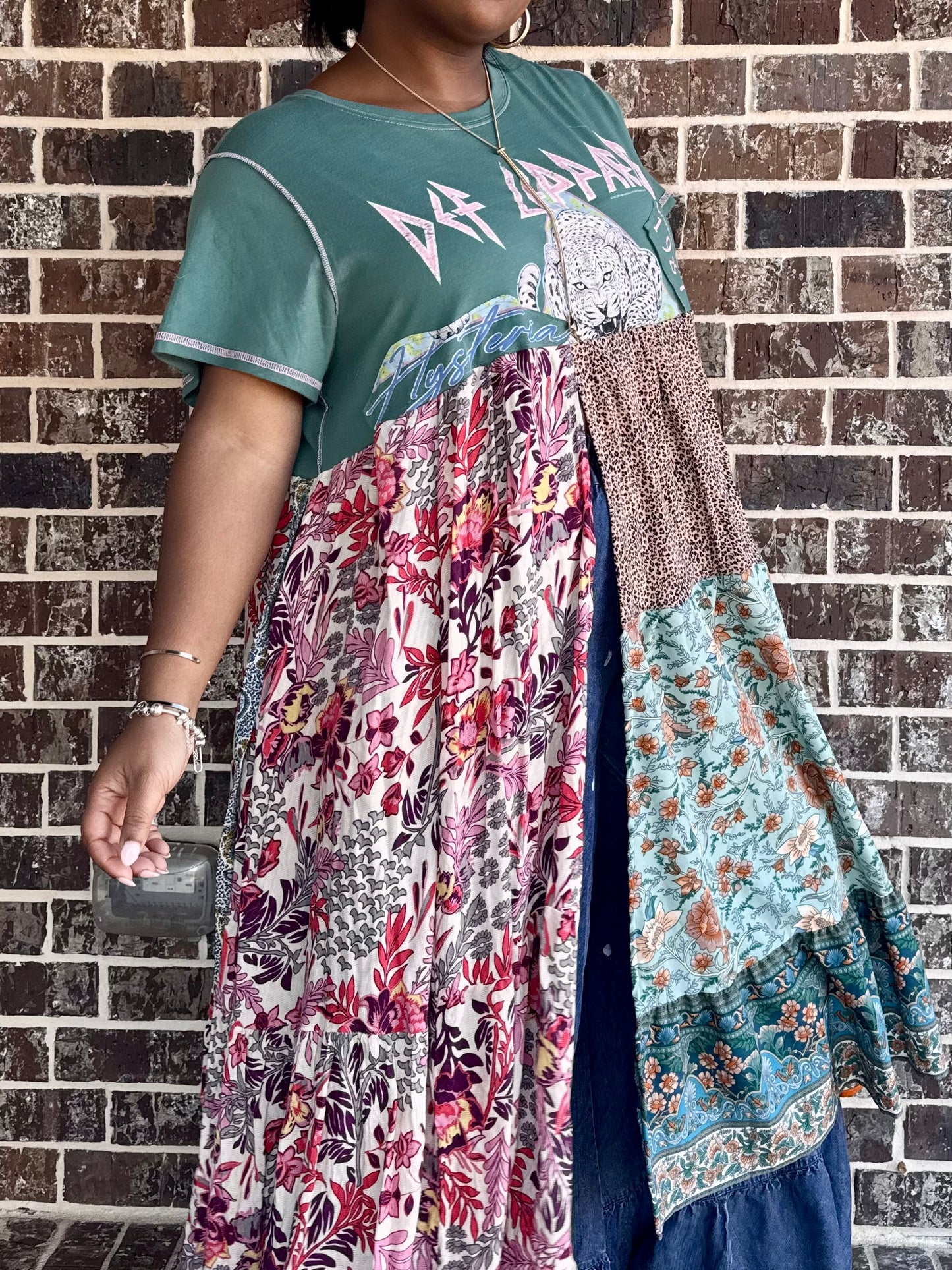 XXS-Large Def Leppard Maxi Tee