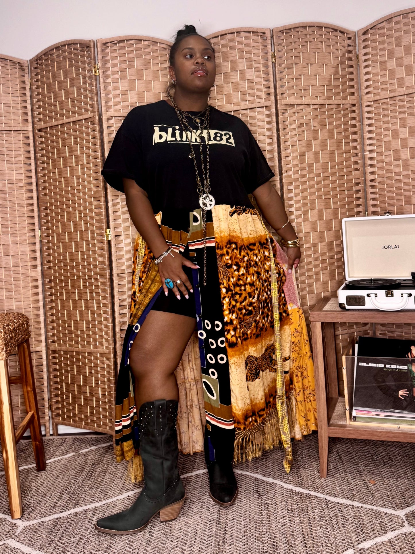 Medium-2XL Blink 182 Maxi Tee