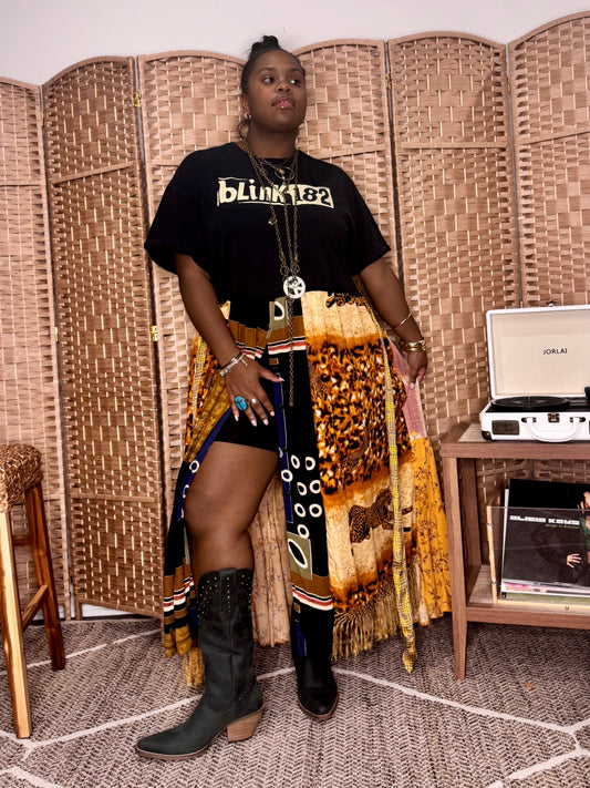 Medium-2XL Blink 182 Maxi Tee