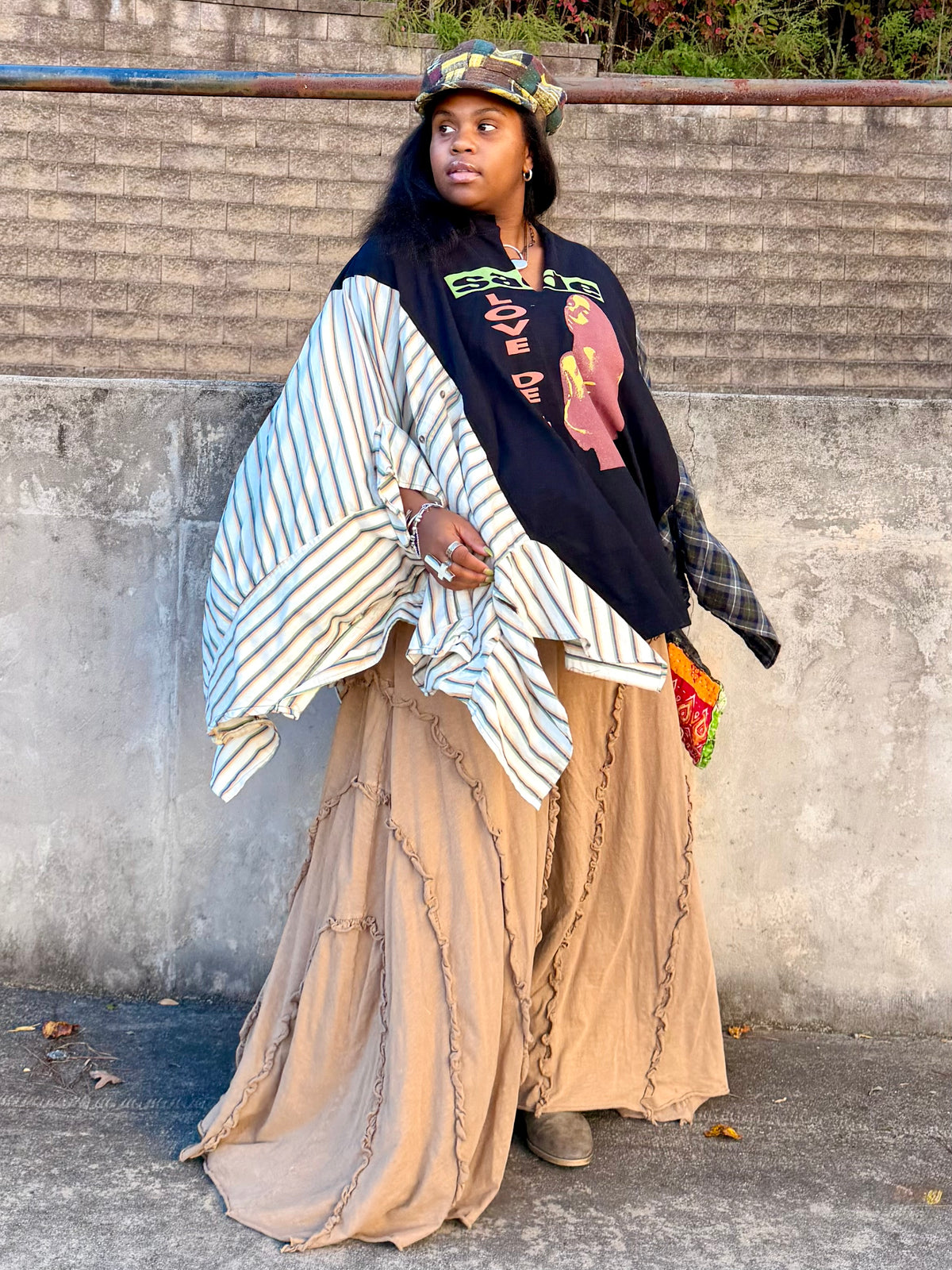 Large-4XL Sade Poncho Tee