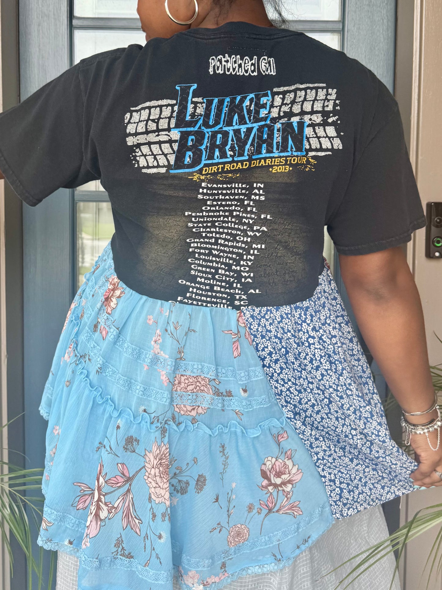 Extra Small-Extra Large Luke Bryan Midi Tee