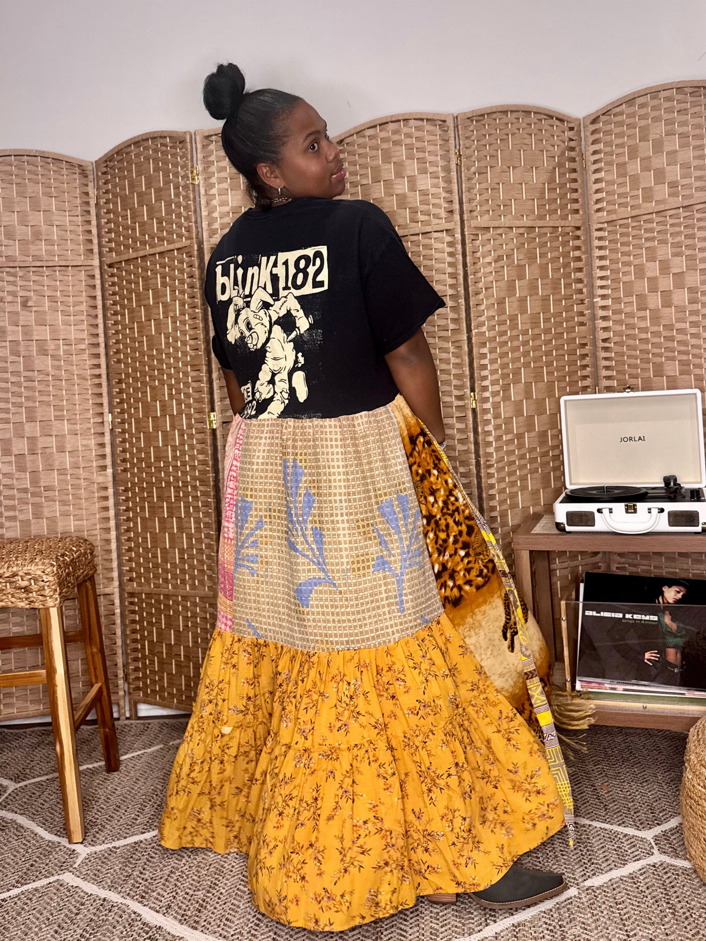 Medium-2XL Blink 182 Maxi Tee