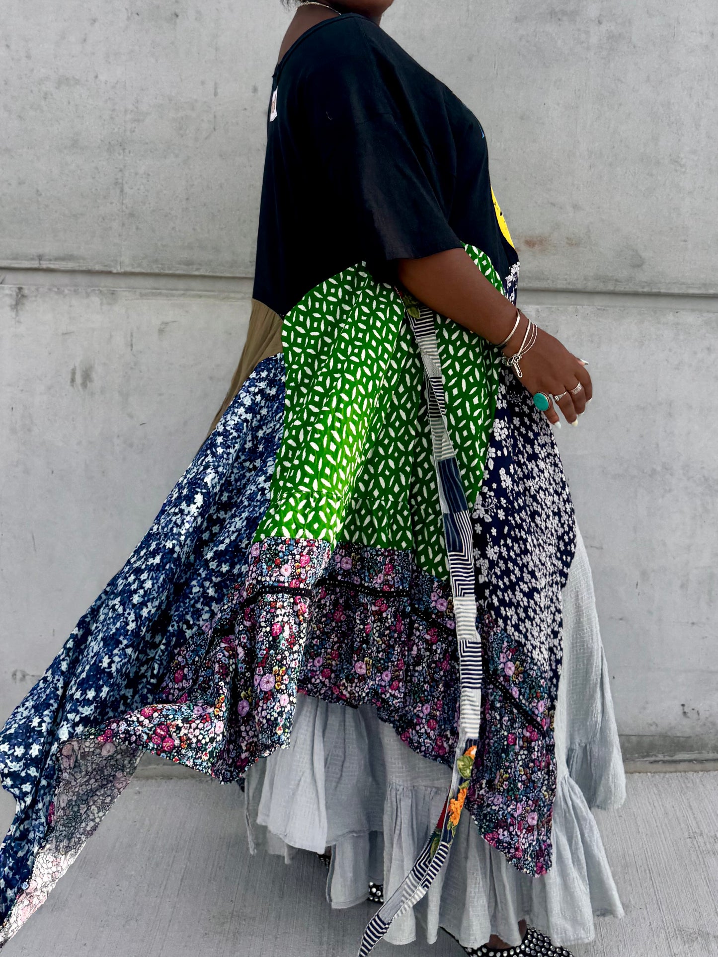 Medium-2XL Nirvana Maxi Tee