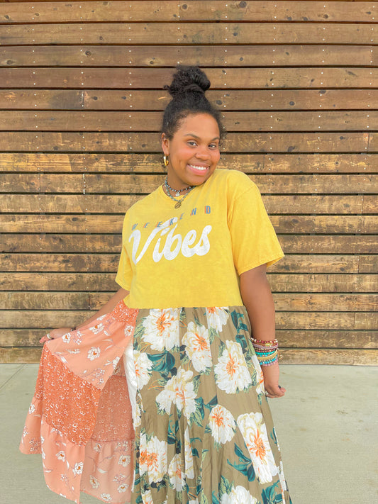 Extra Small- Large Weekend Vibes Maxi Tee
