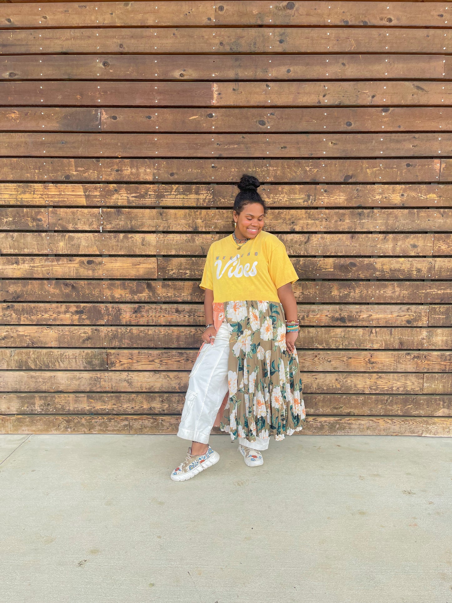 Extra Small- Large Weekend Vibes Maxi Tee